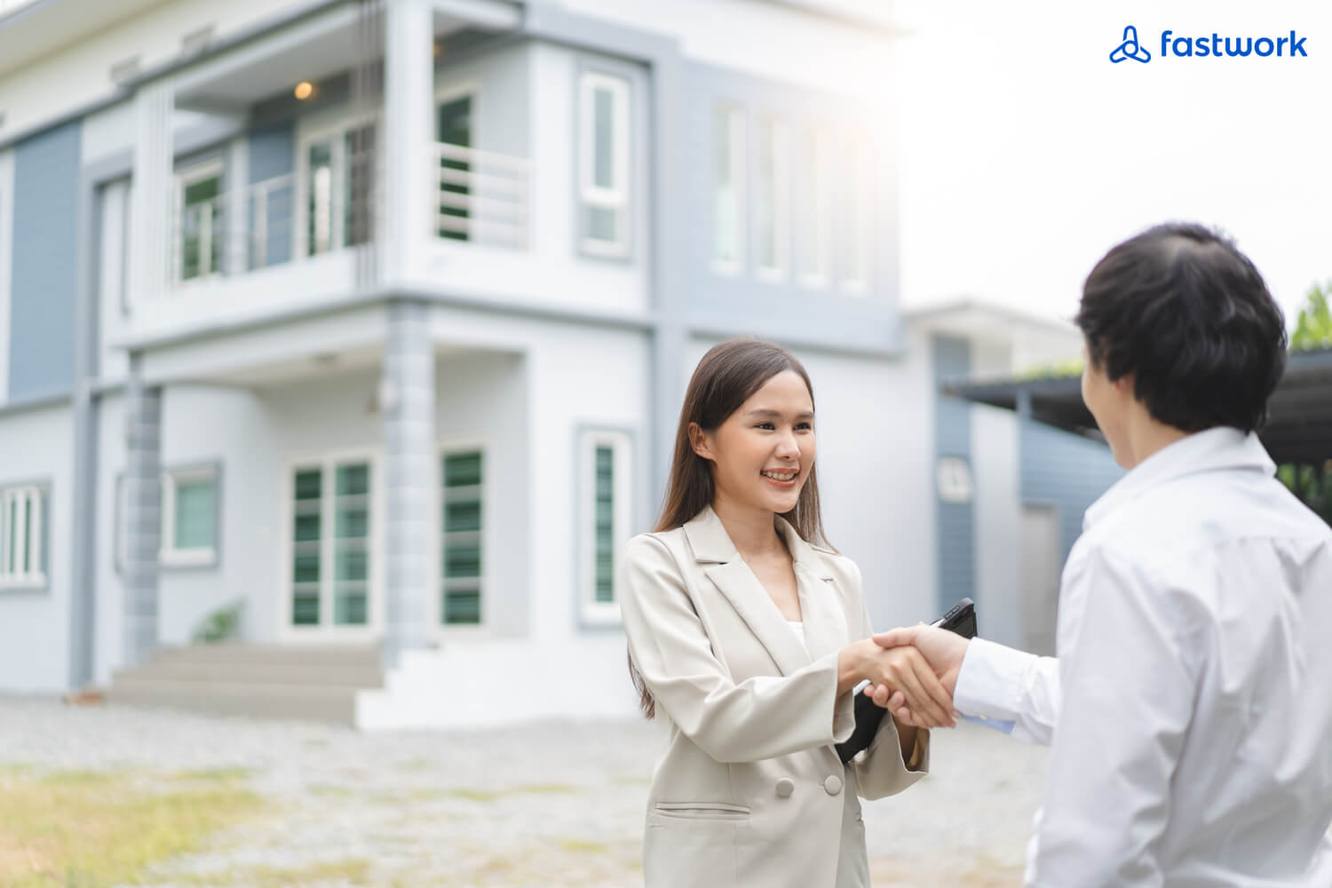 ข้อควรรู้ก่อน ฝากขายบ้านกับนายหน้า ให้ปลอดภัยไร้กังวล